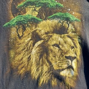 African lion vintage T